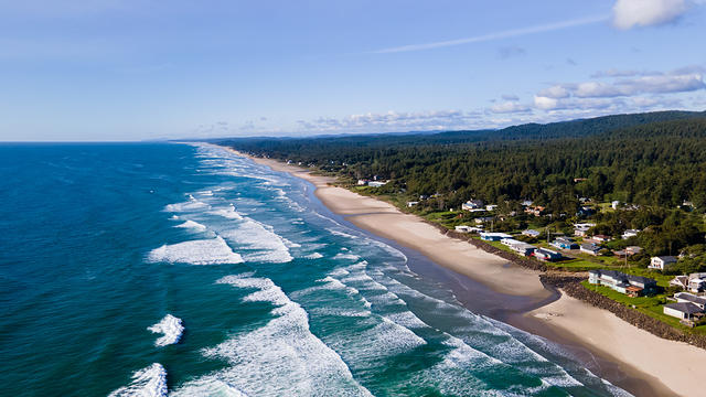 Oregon Coast - Waves and Beach